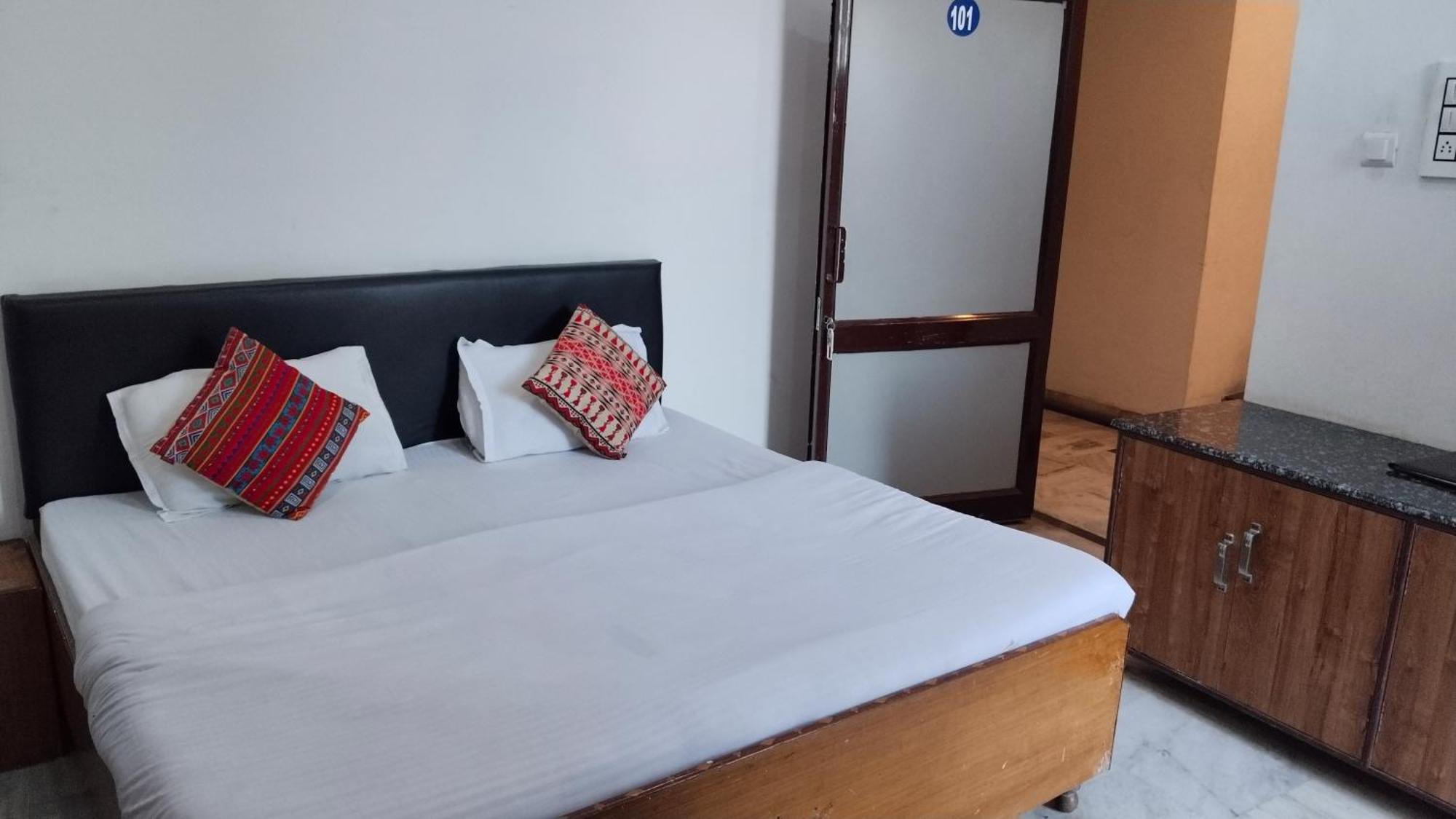 Fabhotel Grover カングラ エクステリア 写真